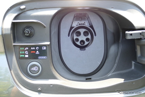 アウディ Q6 e-tron quattro advanced