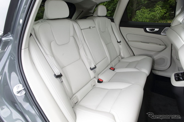 ボルボ XC60 ウルトラB5 AWD