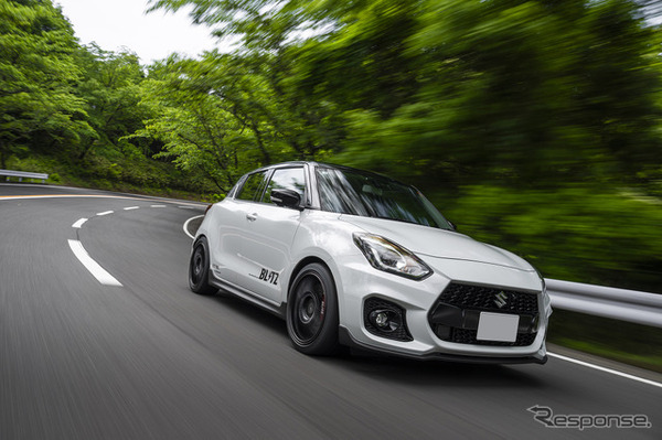 BLITZ × SUZUKI スイフトスポーツ ファイナルエディション