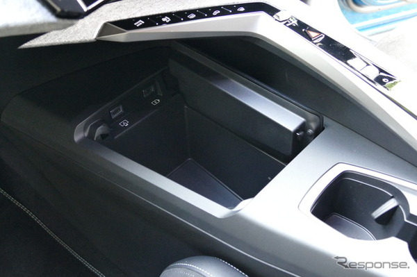 プジョー3008 GT HYBRID アルカンターラパッケージ