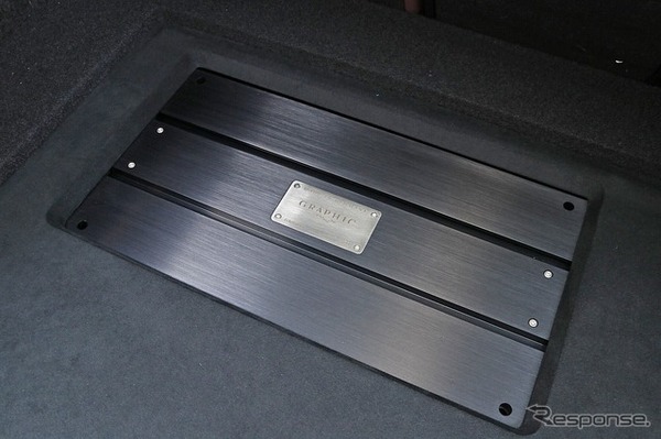 パワーアンプにはブラックスのGX2400をチョイス（GX2000も搭載する）。フロントステージのサウンドを高めるチョイスとなった。
