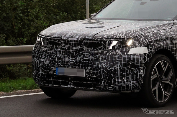 BMW iX5 次世代型のプロトタイプ