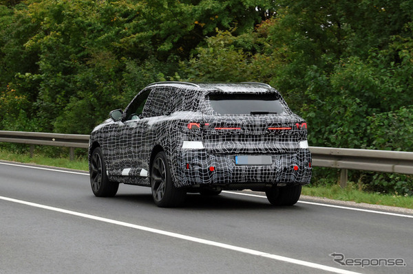 BMW iX5 次世代型のプロトタイプ