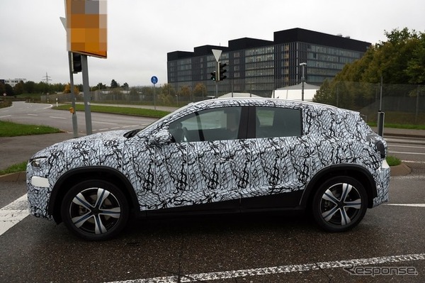 メルセデスベンツ GLA 次世代型のプロトタイプ