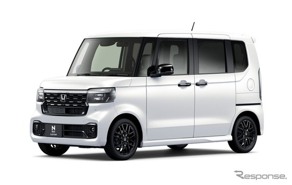 ホンダ N-BOX CUSTOM の「BLACK STYLE」