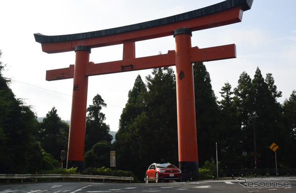 島根。津和野の大鳥居にて。