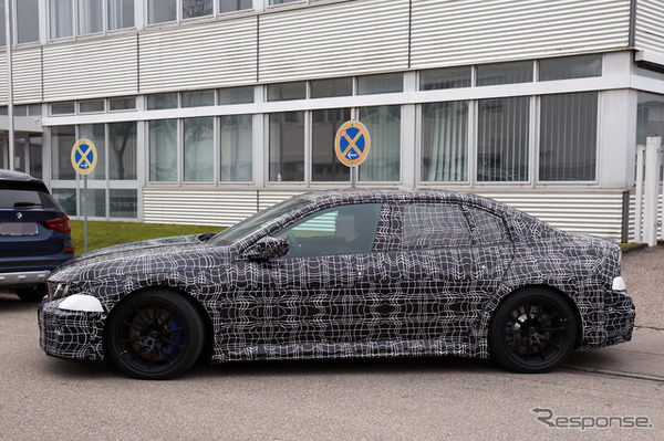 BMW M3 EV プロトタイプ