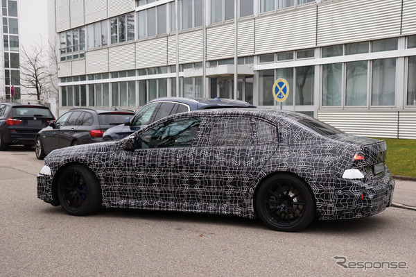 BMW M3 EV プロトタイプ