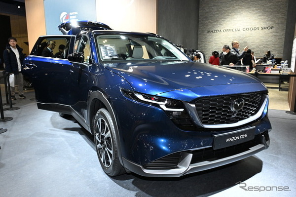 マツダ CX-5 新型（ネイビーブルーマイカ）東京オートサロン2026