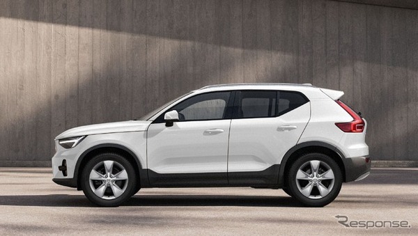 ボルボ XC40 Essential B3 Selection