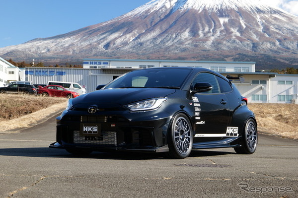 HKSの『GRヤリス』用フェンダーモール装着車両