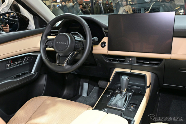 マツダ CX-5 新型のインテリア（海外仕様）