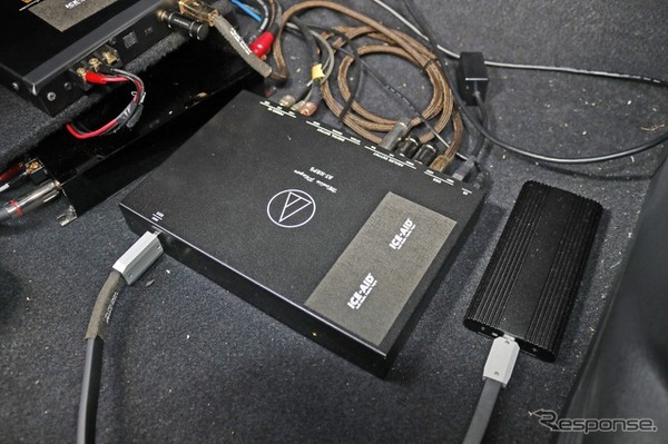 車載用のデジタルオーディオプレイヤーとしてシステムに組み入れているのがオーディオテクニカのAT-HRP5。