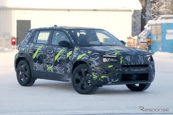 ジープ アベンジャー 改良新型のプロトタイプ