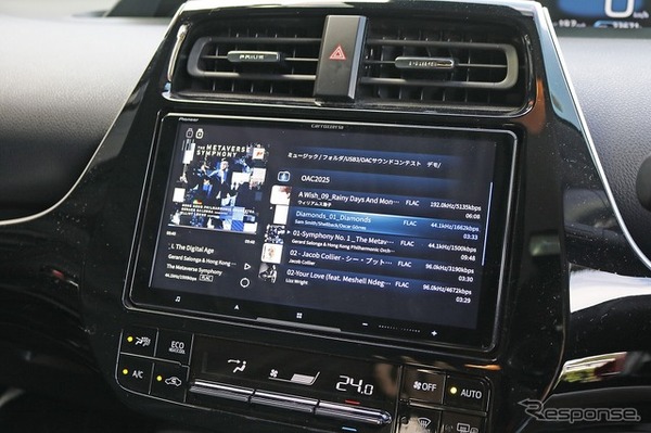 オーディオプレイヤーにはオーディオテクニカのAT-HRP5を用い、車載ディスプレイにメニューなどを映し出し操作性を確保する。
