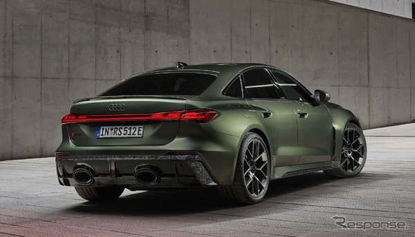アウディRS 5 セダン新型