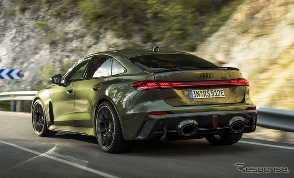 アウディRS 5 セダン新型