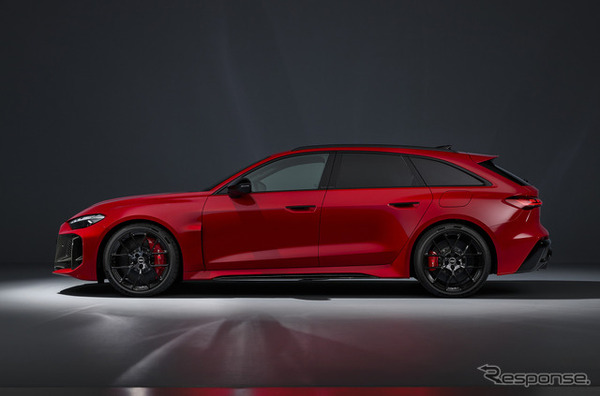 アウディRS 5 アバント新型