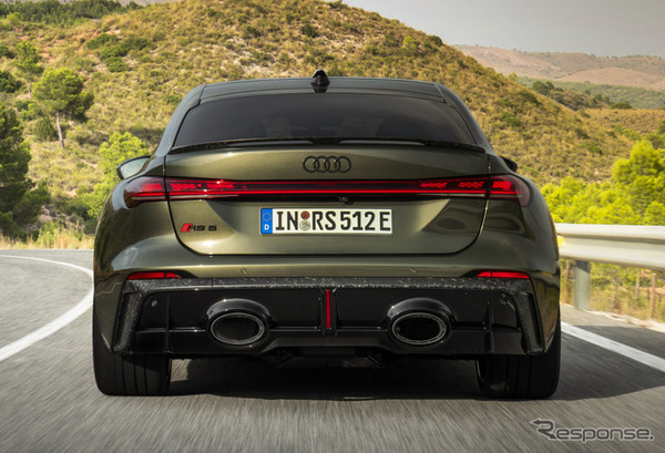 アウディRS 5 セダン新型