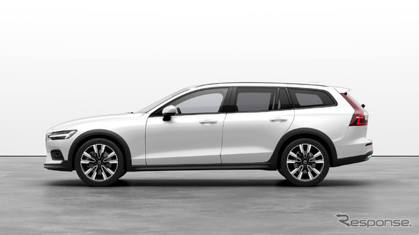 ボルボ V60クロスカントリー ウルトラ B5 AWD クラシックエディション