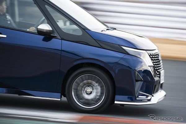 日産『セレナ AUTECH SPORTS SPEC』