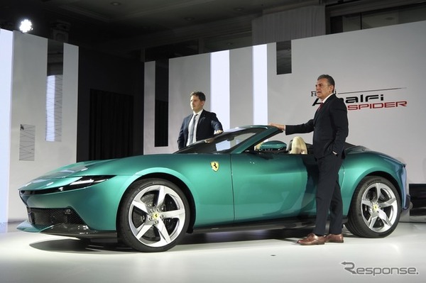 フェラーリ・ジャパンのロマニエッロ社長（向かって右）とフェラーリ本社のメッジョリン氏