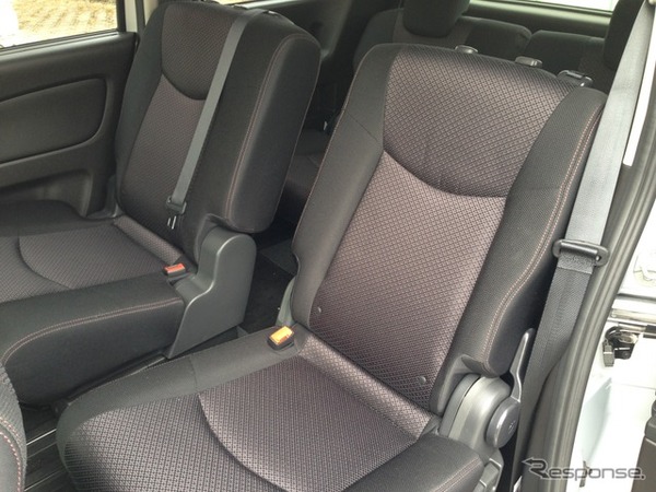クルマの布シート、見えない汚れをDIYで一掃！ 専用クリーナーで車内がここまで変わる～Weeklyメンテナンス～