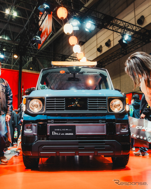 東京オートサロン2026の三菱ブースに展示された「DAMD DELICA MINI DALI」