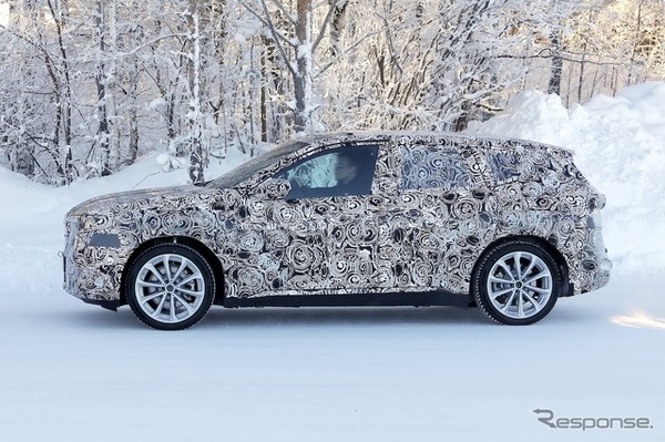 BMW iX1 次期型のプロトタイプ
