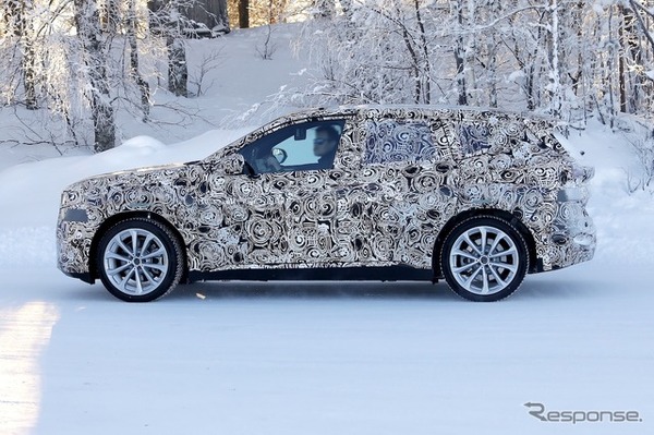 BMW iX1 次期型のプロトタイプ