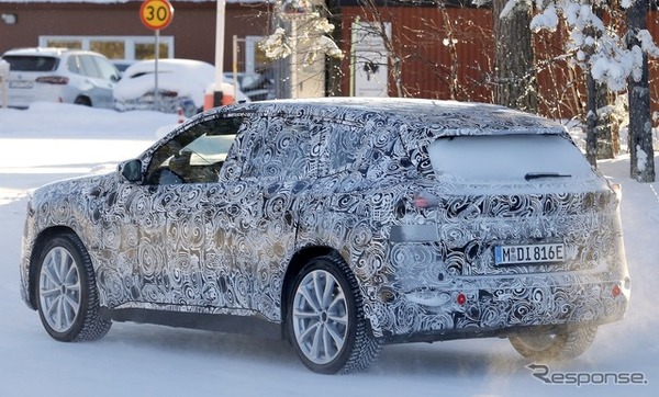 BMW iX1 次期型のプロトタイプ