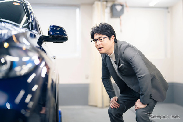 細部の仕上がりまでを堪能する安東氏