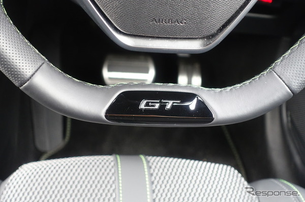 プジョー 208 GTハイブリッド