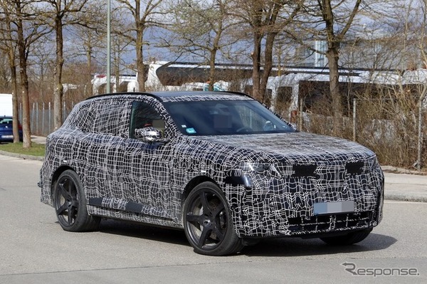 BMW iX5 M70 新型のプロトタイプ