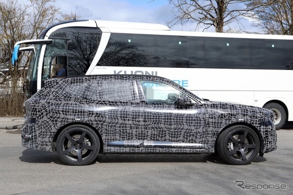 BMW iX5 M70 新型のプロトタイプ