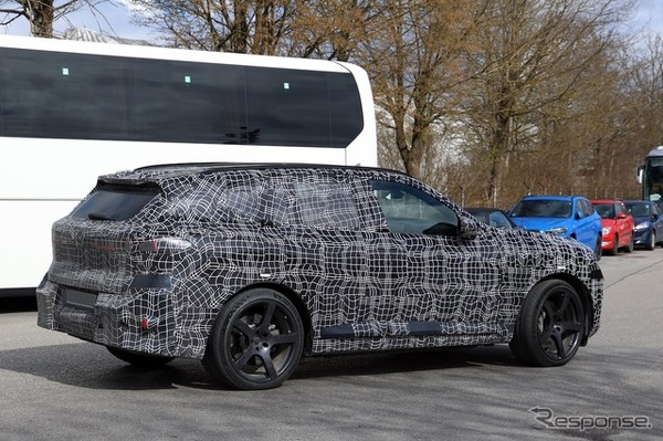 BMW iX5 M70 新型のプロトタイプ