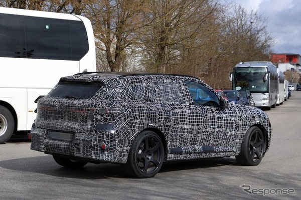BMW iX5 M70 新型のプロトタイプ