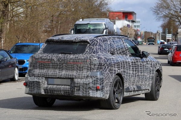 BMW iX5 M70 新型のプロトタイプ