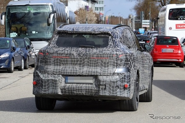 BMW iX5 M70 新型のプロトタイプ