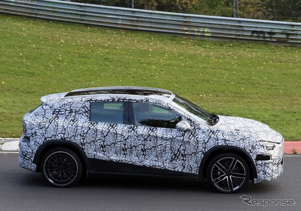 メルセデスAMG GLA 45S 次期型のプロトタイプ