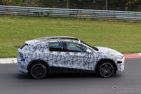 メルセデスAMG GLA 45S 次期型のプロトタイプ