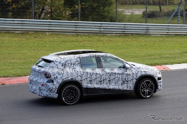 メルセデスAMG GLA 45S 次期型のプロトタイプ
