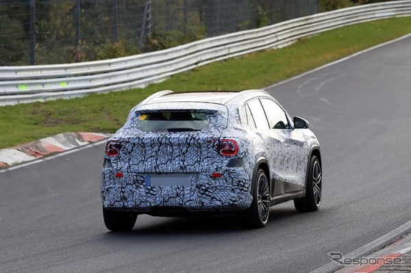 メルセデスAMG GLA 45S 次期型のプロトタイプ