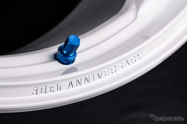 VOLK RACING TE37 Ultra LARGE P.C.D. 30th ANNIVERSARY MACHINING Ver.（ホワイト）