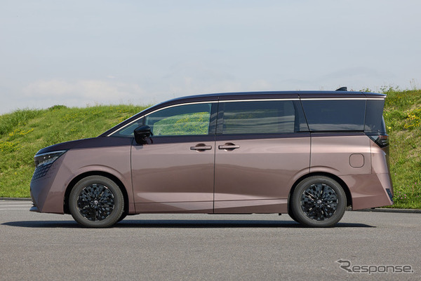 日産 エルグランド 新型（FUJI DAWN）
