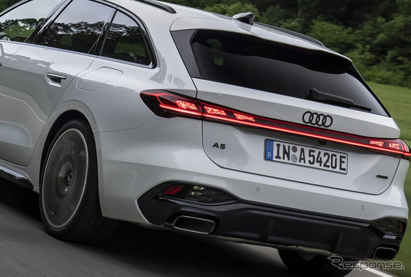 アウディ A5 アバントTFSI e-hybrid quattro S line