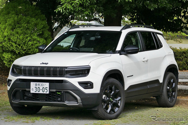 ジープ アベンジャー4xe Hybrid Upland