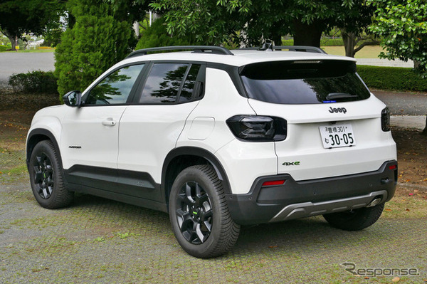 ジープ アベンジャー4xe Hybrid Upland