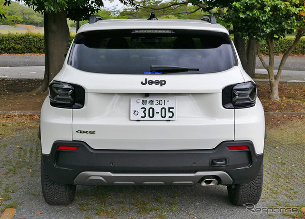 ジープ アベンジャー4xe Hybrid Upland