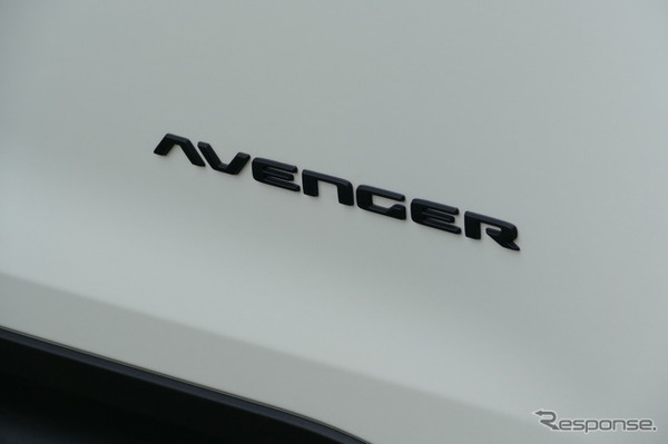 ジープ アベンジャー4xe Hybrid Upland